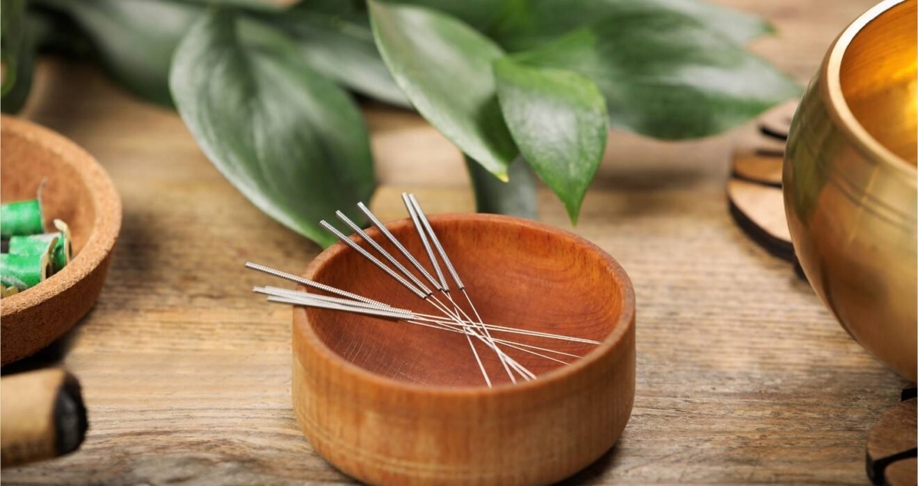 Akupunkturun tamamlayıcı bir yaklaşım olarak farklı şikâyetlerde nasıl değerlendirilebileceğini gösteren temsili görsel